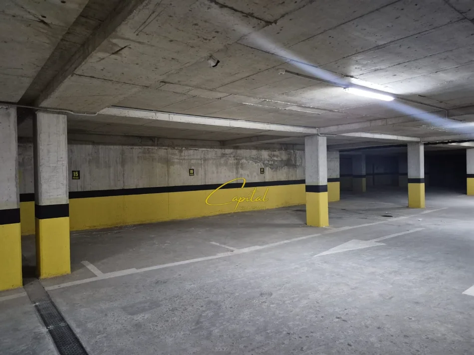 Tirane, shitet ambjent biznesi Kati 0, 81 m² 100.000 € (XHAMLLIKU)