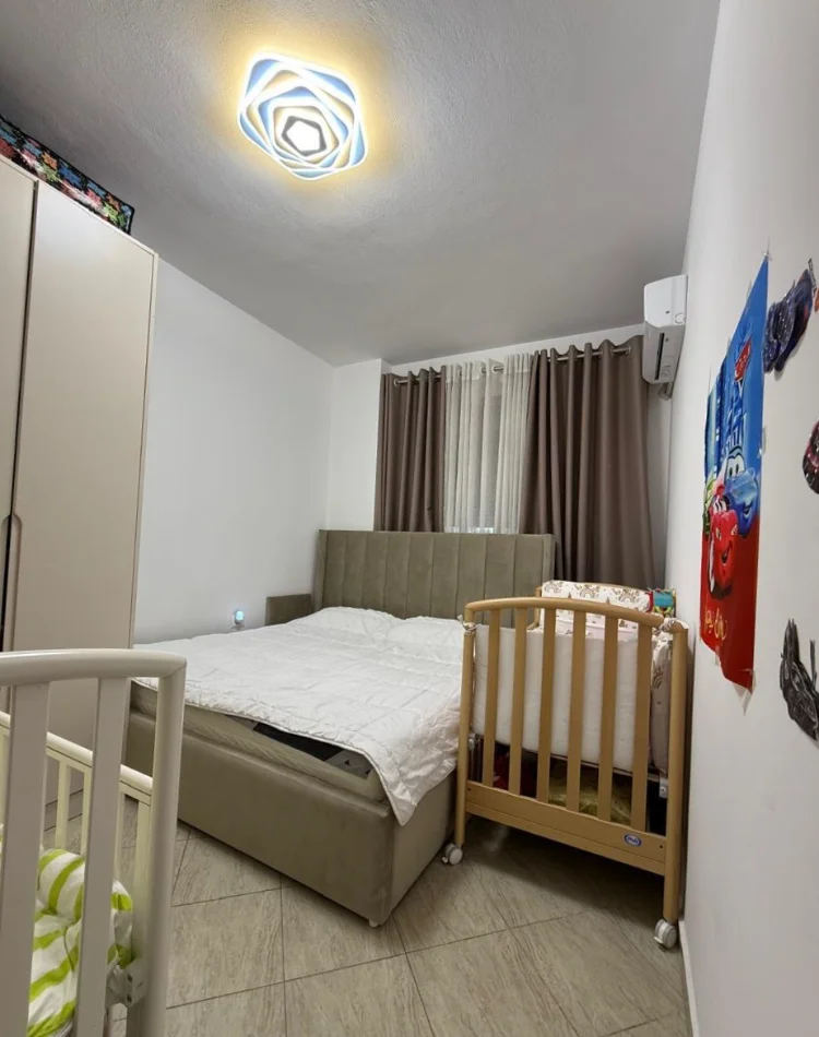 Tirane, shitet apartament 1+1+Ballkon Kati 1, 56 m² 97.000 € (Kombinat)