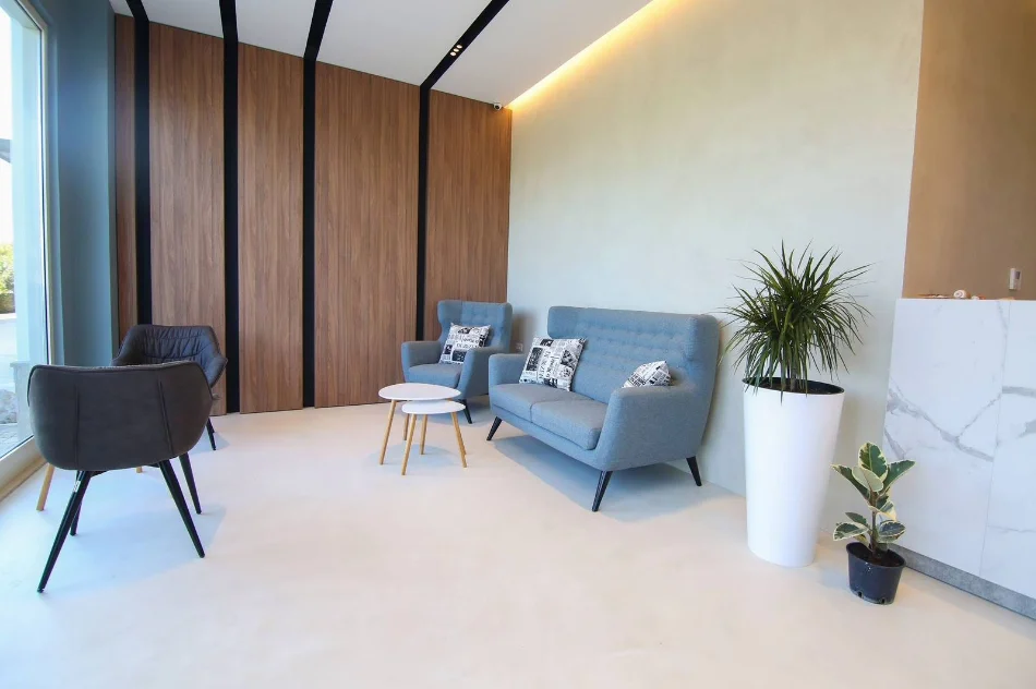 Vlore, shitet hotel , 2.919 m² 6.000.000 € (PORTI I JAHTEVE, RADHIMË(530581007-206))