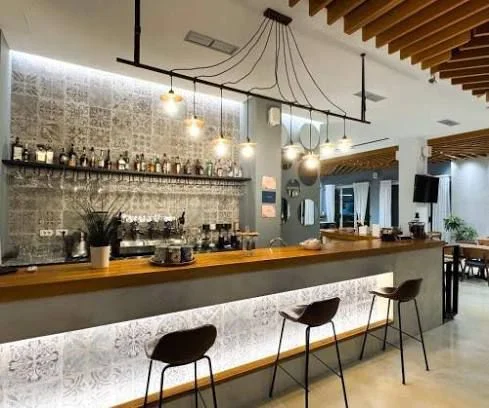 Vlore, shitet hotel , 2.919 m² 6.000.000 € (PORTI I JAHTEVE, RADHIMË(530581007-206))