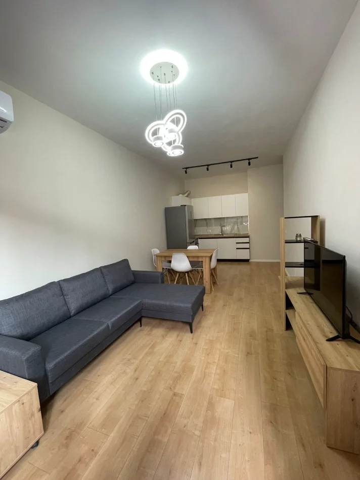 Tirane, jepet me qera apartament 2+1 Kati 7, 75 m² 500 € (5 MAJI)