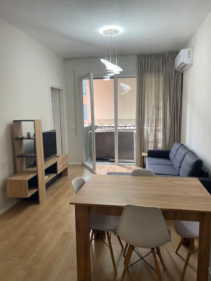 Tirane, jepet me qera apartament 2+1 Kati 7, 75 m² 500 € (5 MAJI)