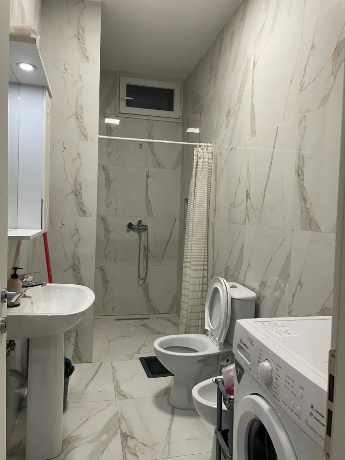 Tirane, jepet me qera apartament 2+1 Kati 7, 75 m² 500 € (5 MAJI)