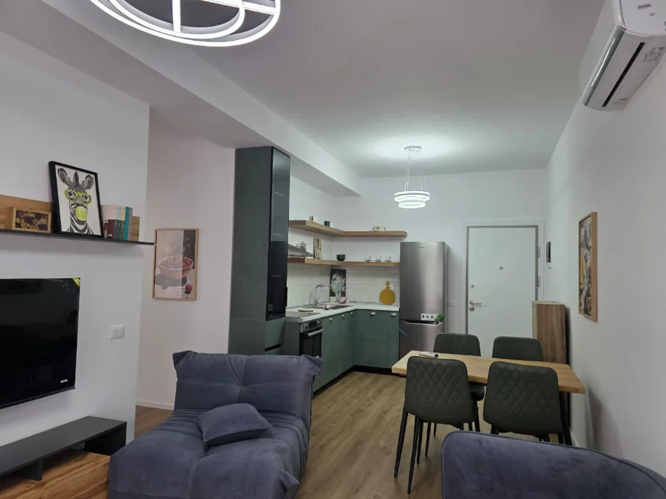 Tirane, jepet me qera apartament 2+1+Ballkon , 80 m² 550 € (Ali Demi)
