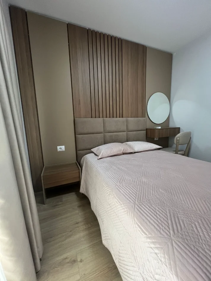 Tirane, jepet me qera apartament 1+1 Kati 7, 70 m² 700 € (Zogu i Zi)