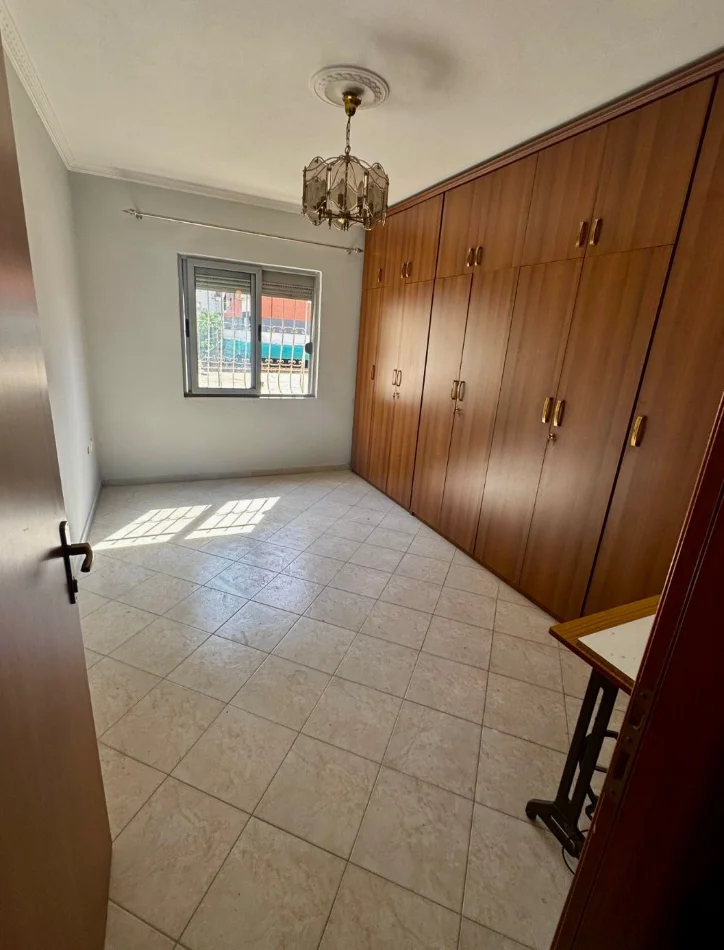 Tirane, shitet 2+1 Kati 1, 94 m² 145.000 € (astir 2 palmat)