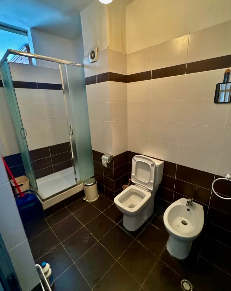 Tirane, shitet 2+1 Kati 1, 94 m² 145.000 € (astir 2 palmat)