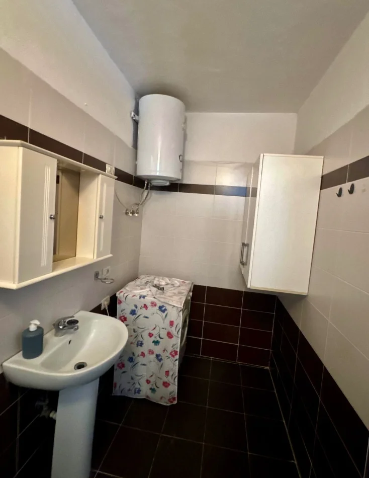 Tirane, shitet 2+1 Kati 1, 94 m² 145.000 € (astir 2 palmat)