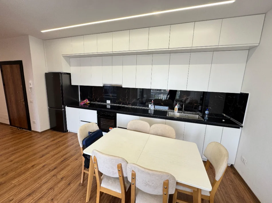 Tirane, jepet me qera apartament 2+1 Kati 6, 500 € (PASKUQAN)