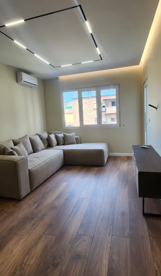 Tirane, shitet apartament 1+1 Kati 4, 65 m² 150.000 € (mine peza)