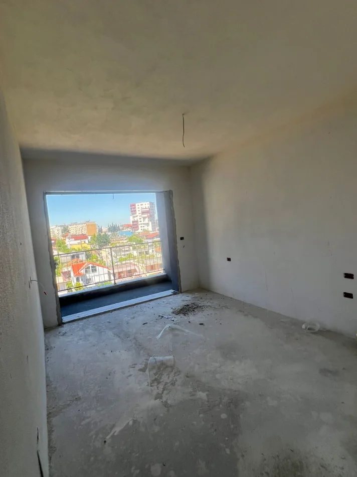 Tirane, shitet apartament 1+1 Kati 3, 65 m² 110.000 € (OXHAKU)