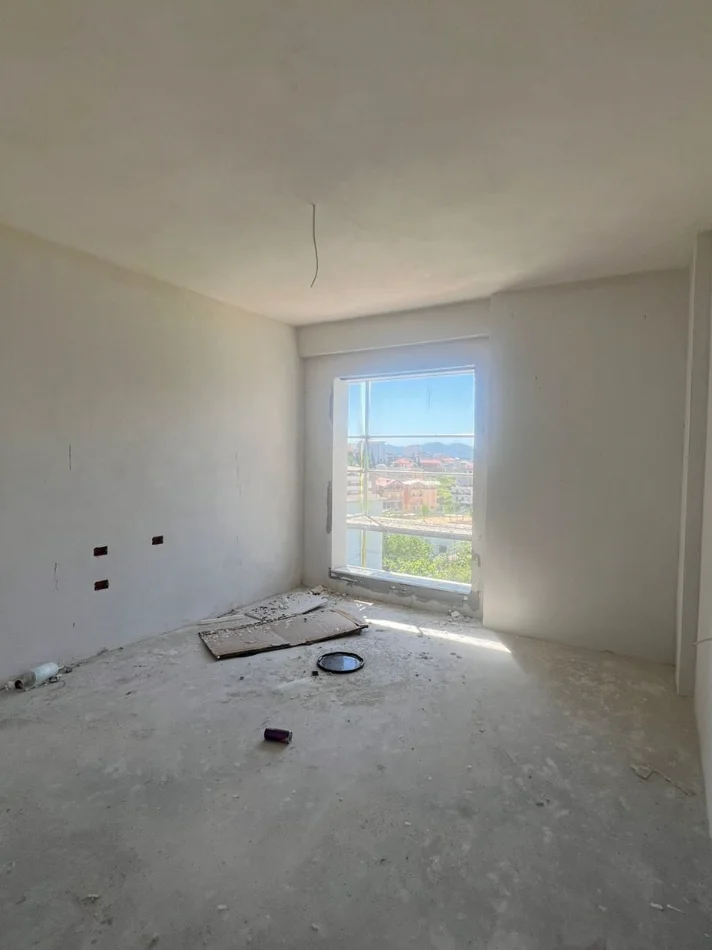 Tirane, shitet apartament 1+1 Kati 3, 65 m² 110.000 € (OXHAKU)