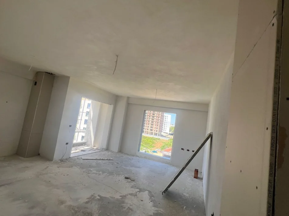 Tirane, shitet apartament 1+1 Kati 3, 65 m² 110.000 € (OXHAKU)