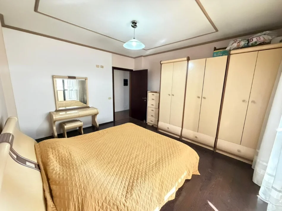 Tirane, shes apartament 2+1 Kati 5, 112 m² 263.000 € (bill klinton)
