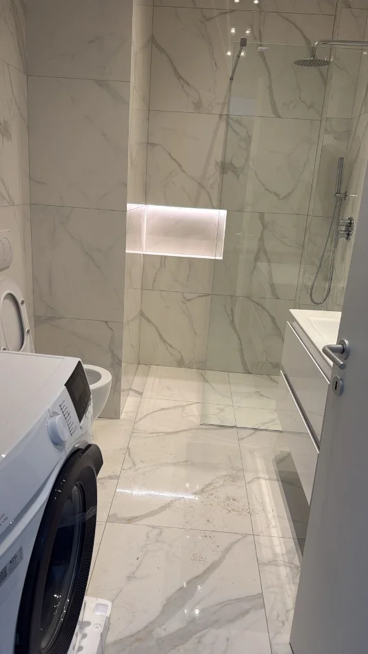 Tirane, jepet me qera apartament 1+1 Kati 3, 600 € 