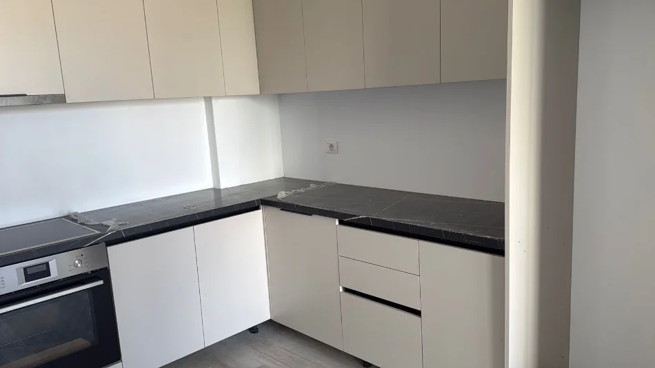 Tirane, jepet me qera apartament 1+1 Kati 3, 600 € 
