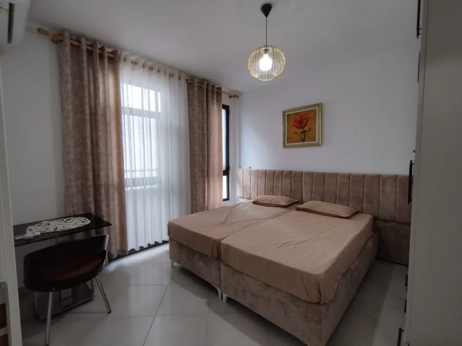 Tirane, jepet me qera apartament 1+1 Kati 3, 60 m² 450 € (rruga 5 maji)