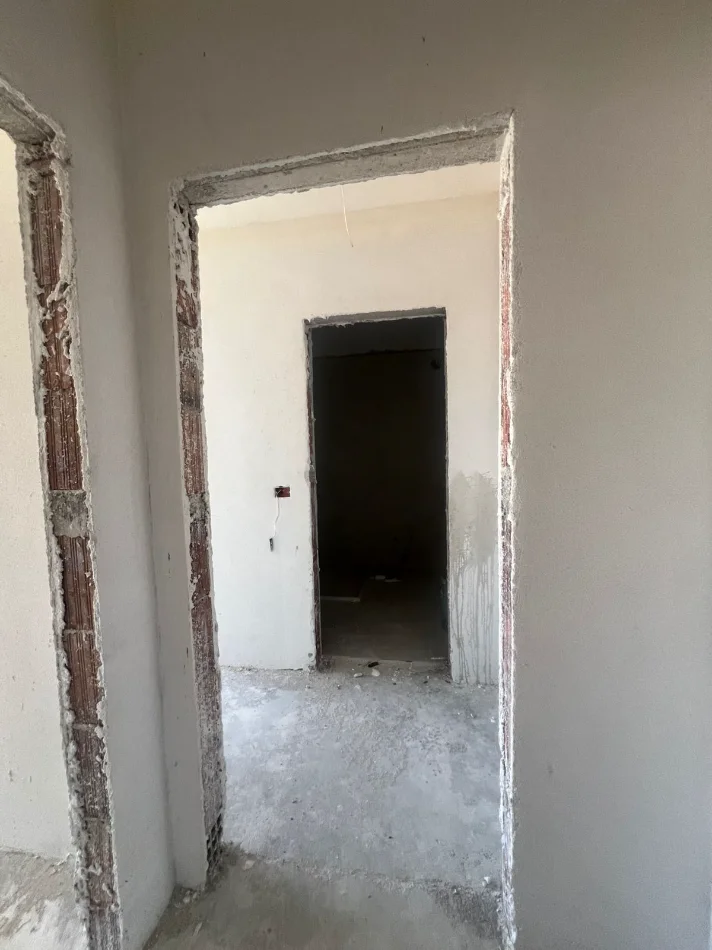 Tirane, shitet apartament 1+1+Ballkon Kati 3, 70 m² 110.000 € (Porcelan, rrethi i Klanit)