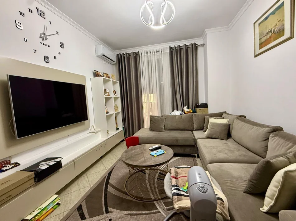 Tirane, shitet apartament 1+1+Aneks+Ballkon Kati 1, 56 m² 97.000 € 