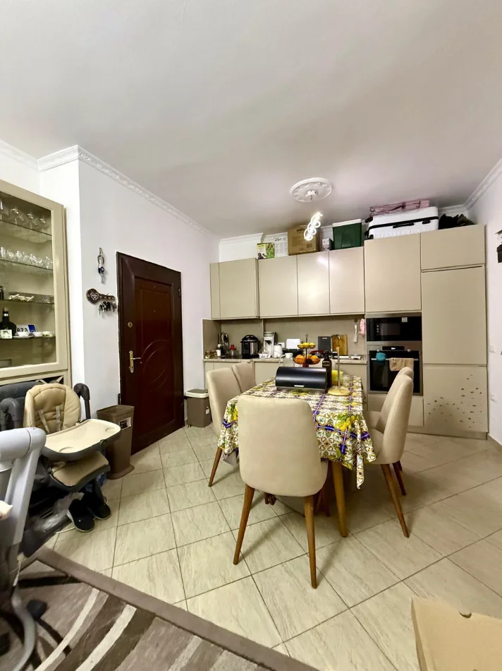 Tirane, shitet apartament 1+1+Aneks+Ballkon Kati 1, 56 m² 97.000 € 