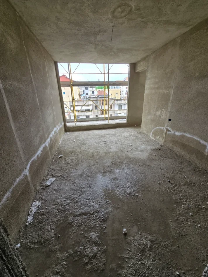 Tirane, shitet apartament 1+1+Aneks+Ballkon Kati 2, 80 m² 79.220 € 