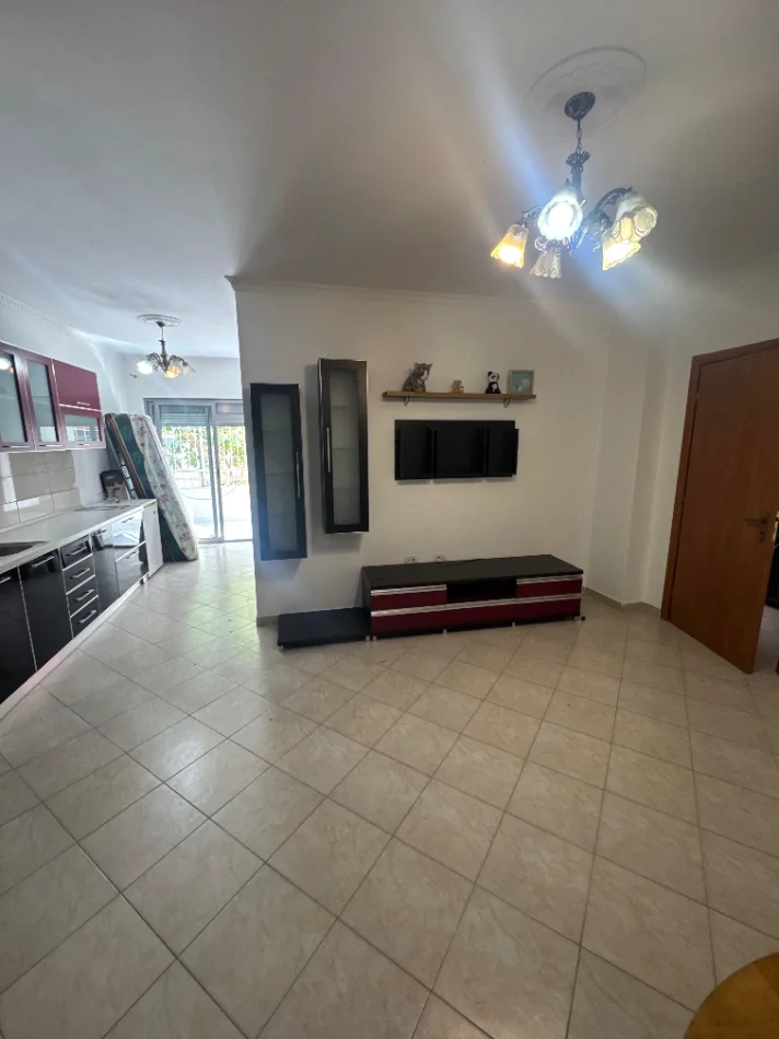 Tirane, shitet apartament 2+1+Aneks+Ballkon Kati 1, 93 m² 145.000 € 