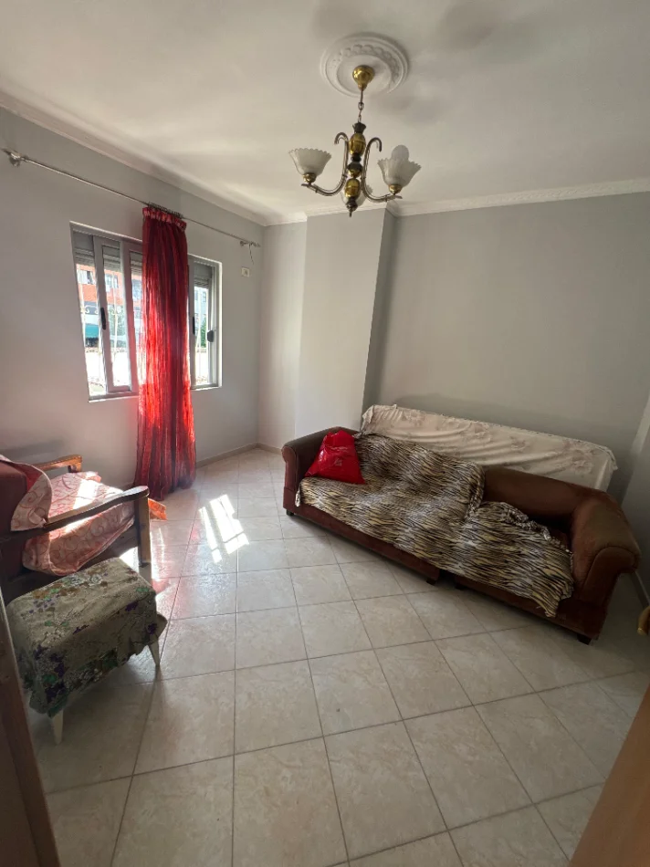 Tirane, shitet apartament 2+1+Aneks+Ballkon Kati 1, 93 m² 145.000 € 