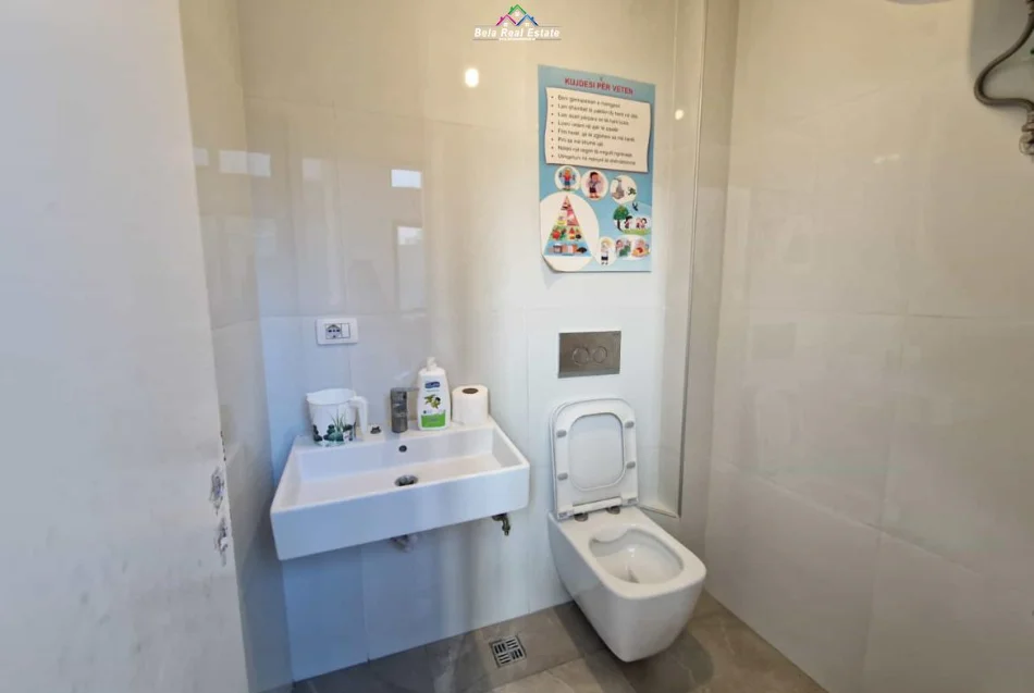 Tirane, jepet me qera dyqan Kati 0, 70 m² 700 € (rruga e dibres)