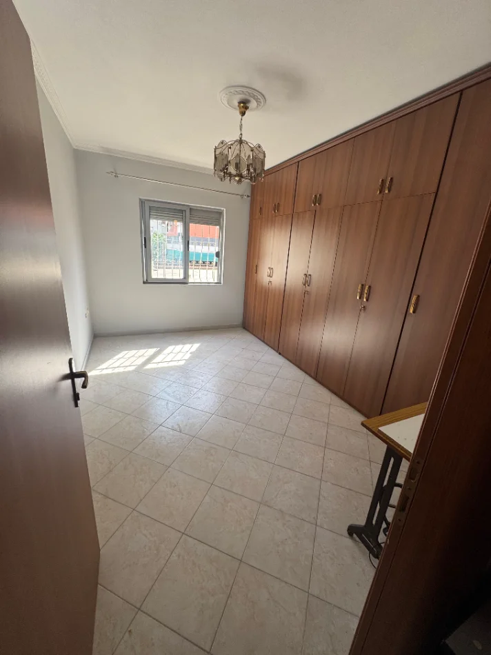 Tirane, shitet apartament 1+1 Kati 1, 93 m² 145.000 € (ASTIR , TEK 2 PALMAT)