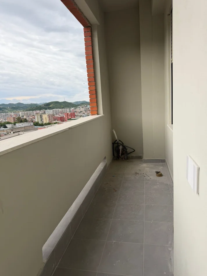 Tirane, shitet apartament 1+1+Ballkon Kati 12, 72 m² 165.000 € (Golden Park, perballe Spitalit Amerikan 3)