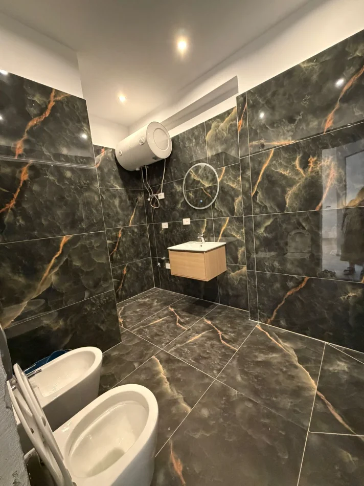 Tirane, shitet apartament 1+1+Ballkon Kati 12, 72 m² 165.000 € (Golden Park, perballe Spitalit Amerikan 3)