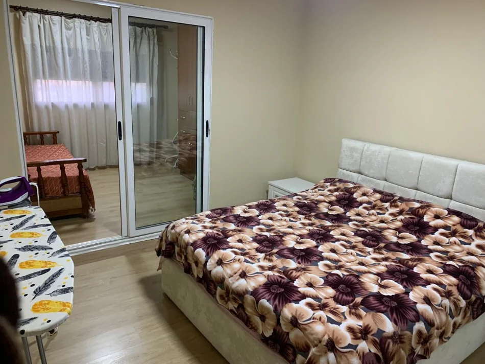Tirane, jepet me qera 1+1 , 69 m2, kati 3, 45000 Leke(Rr. Kongresi i Manastirit)