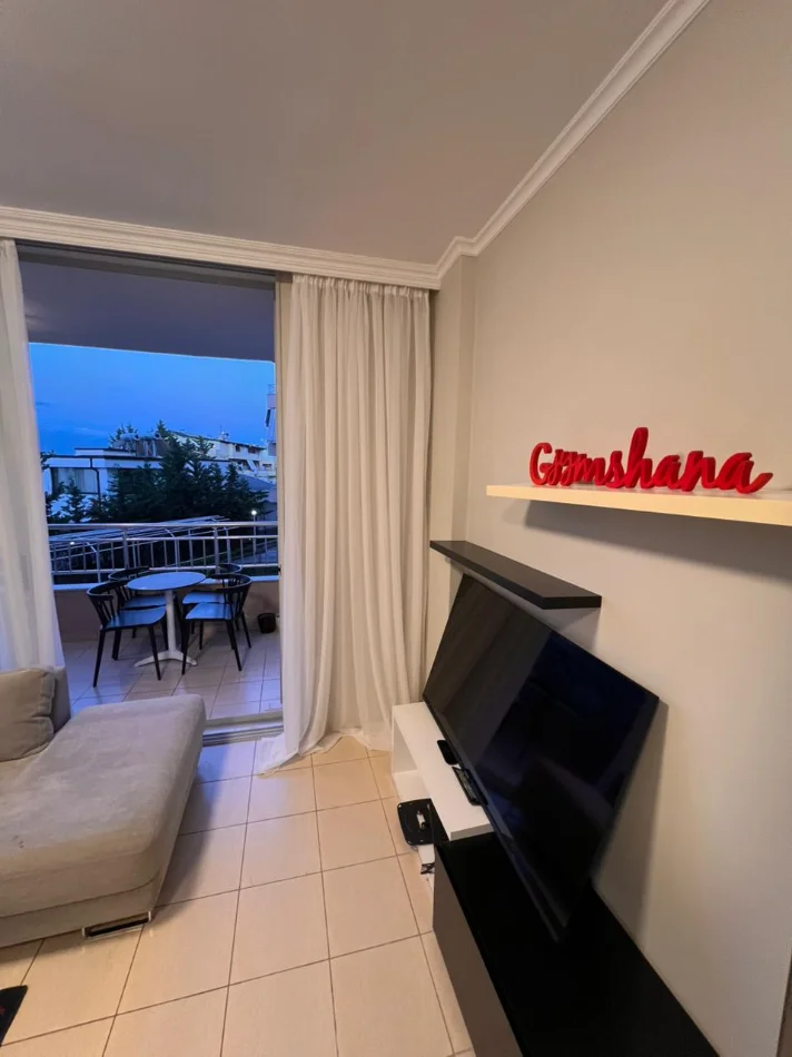 Tirane, jepet me qera apartament 1+1+Post Parkimi, Kati 1, 67 m² 800 € (Liqeni i Thate)