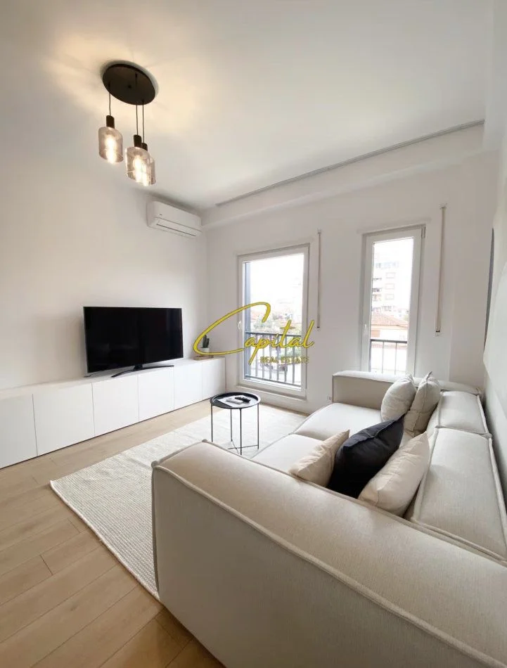 Tirane, jepet me qera apartament 1+1 Kati 1, 65 m² 750 € (ISH STACIONI TRENIT)