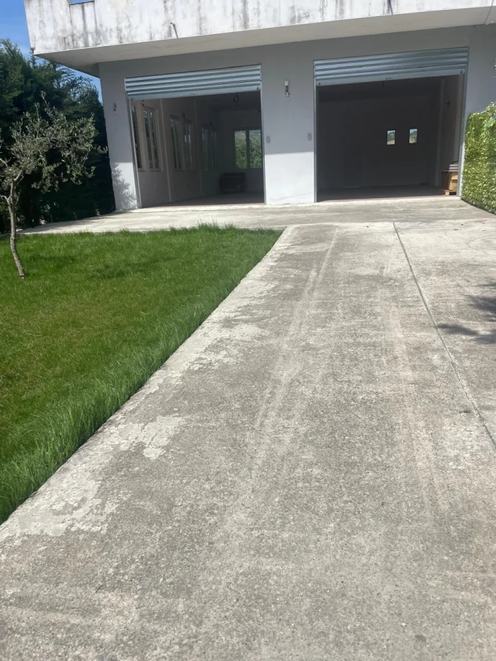 Tirane, jepet me qera ambjent biznesi Kati 0, 120 m² (Peze-Helmes,Tirane)