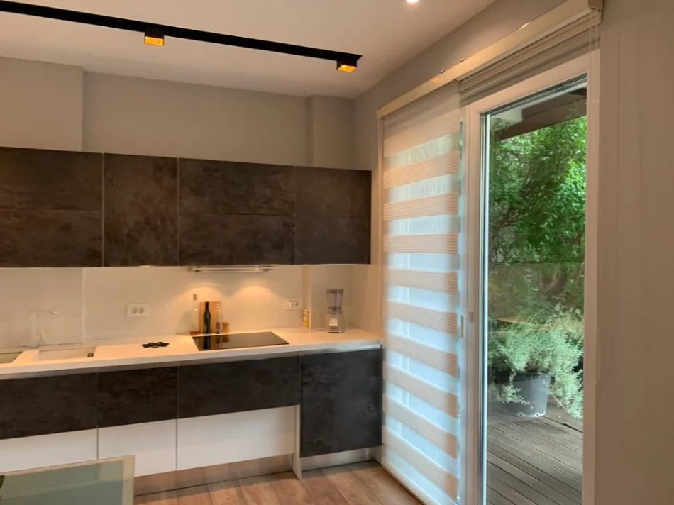 Tirane, shes Vile 5+1+Ballkon , 390 m² 850.000 € 