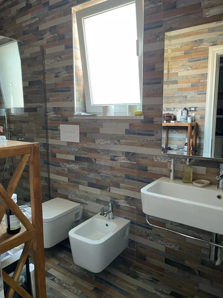 Tirane, shes Vile 5+1+Ballkon , 390 m² 850.000 € 