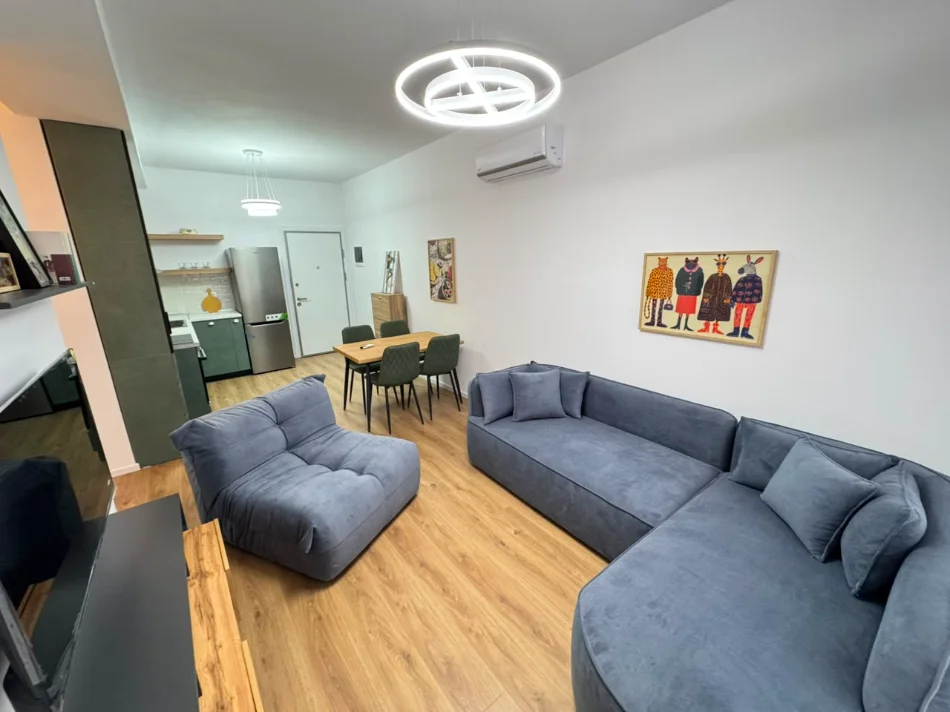 Tirane, jepet me qera apartament 2+1 Kati 8, (Ali Demi)