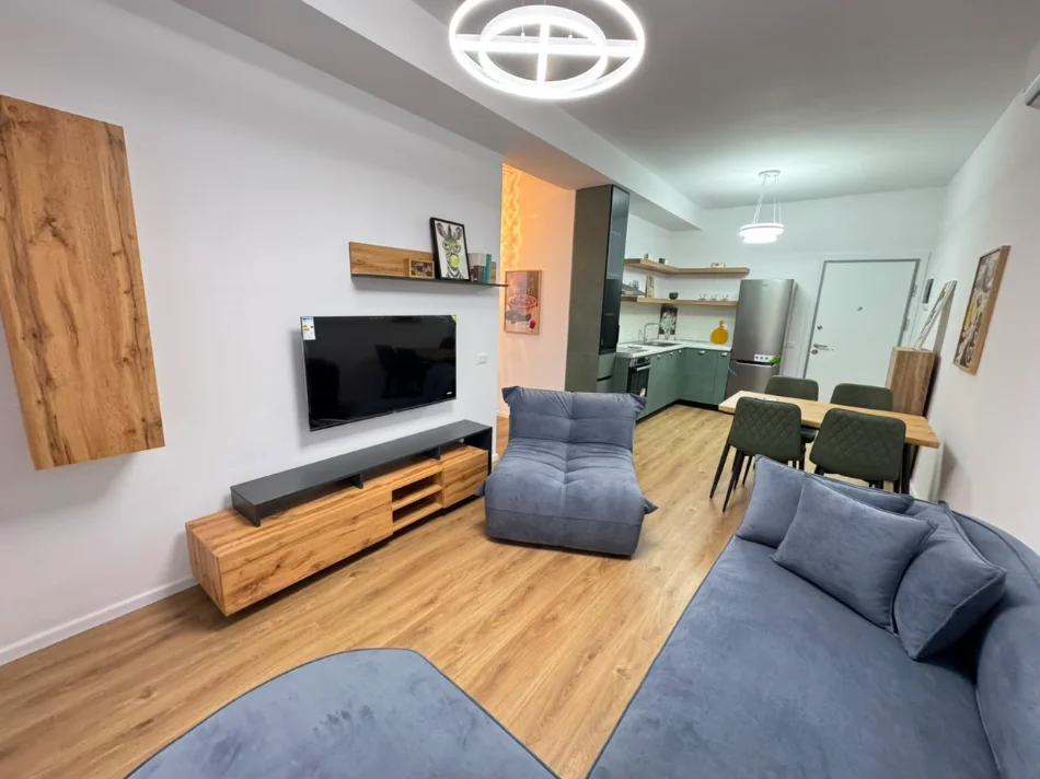 Tirane, jepet me qera apartament 2+1 Kati 8, (Ali Demi)