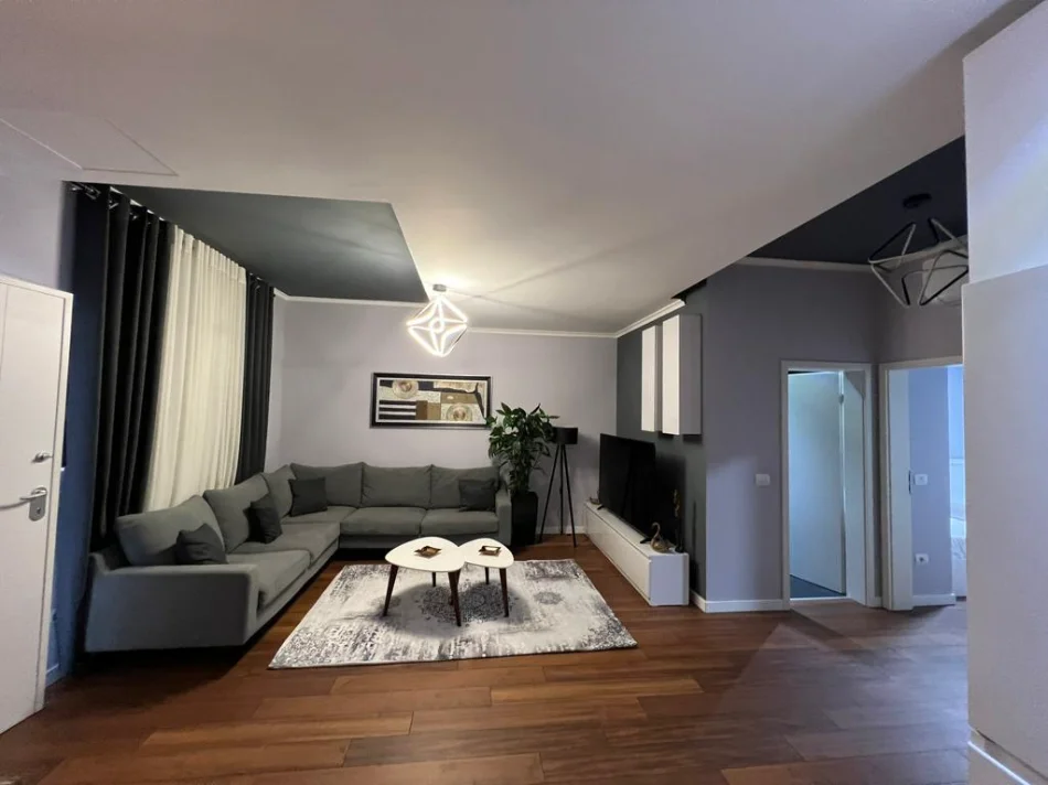 Tirane, jepet me qera apartament 2+1 Kati 0, 90 m² 650 € (liqeni i thate)