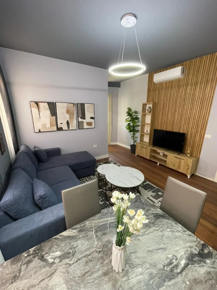 Tirane, jepet me qera apartament 2+1 Kati 2, 600 € (KOPSHTI BOTANIK)