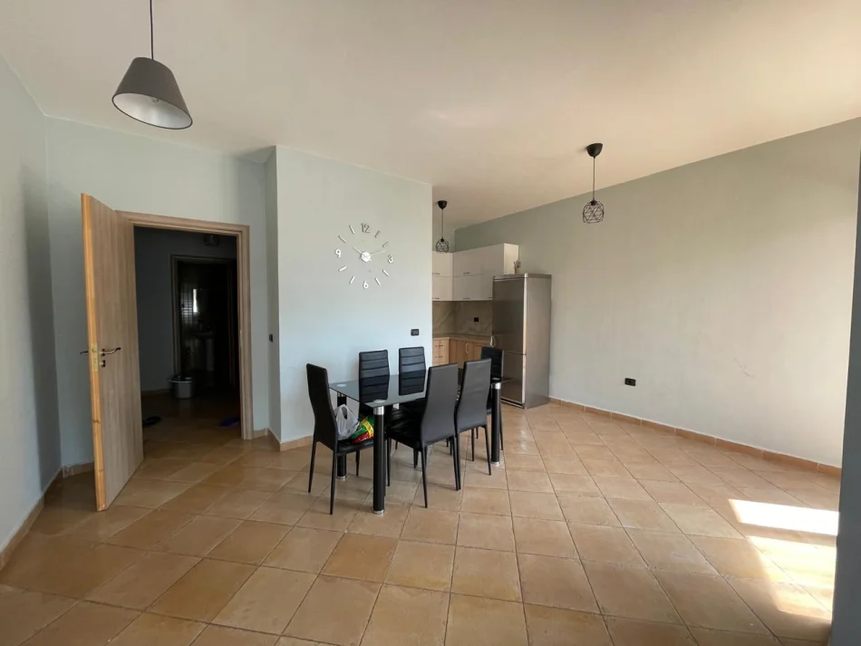 Tirane, shitet apartament 2+1 Kati 3, 90 m² 150.000 € (Rruga Andon Zako Cajupi)