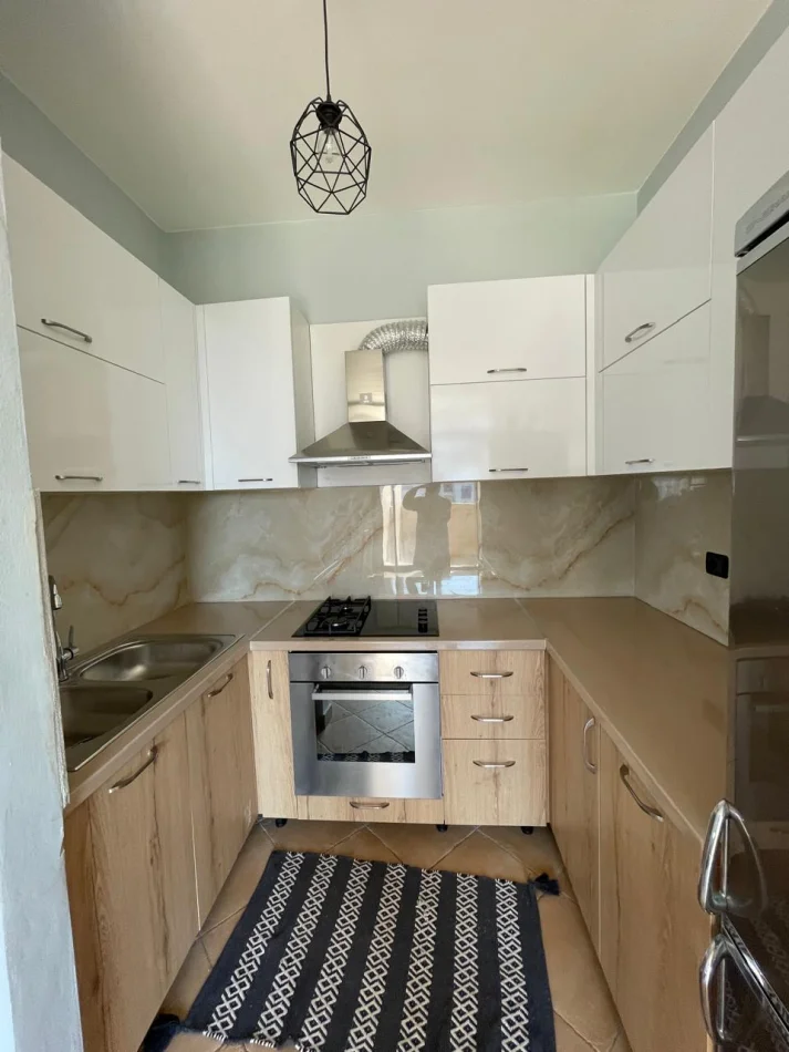 Tirane, shitet apartament 2+1 Kati 3, 90 m² 150.000 € (Rruga Andon Zako Cajupi)