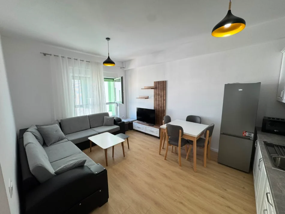 Tirane, jepet me qera apartament 1+1 Kati 7, (Ali Demi)