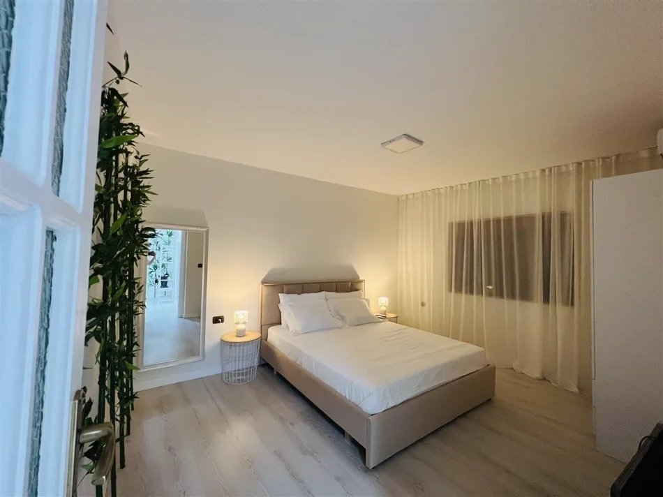 Tirane, shitet apartament 1+1 Kati 4, 65 m² 206.000 € (Rruga Gjik Kuqali)