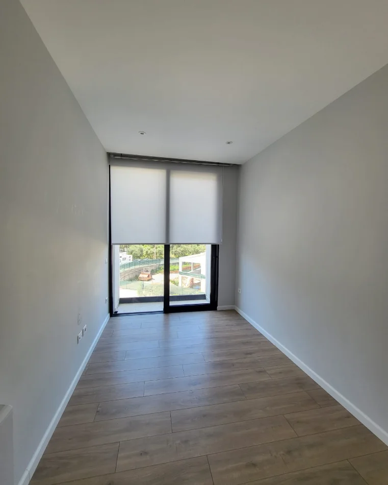 Tirane, jepet me qera Vile 3 Katshe Kati 0, 400 m² 3.500 € (Liqeni i Thate)