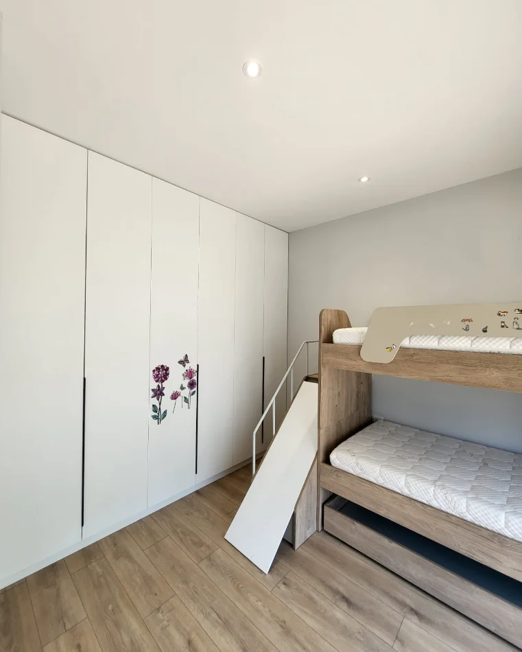 Tirane, jepet me qera Vile 3 Katshe Kati 0, 400 m² 3.500 € (Liqeni i Thate)