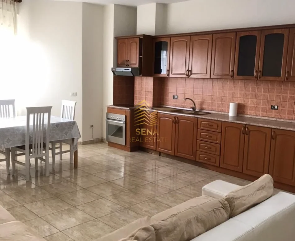 Tirane, jepet me qera apartament 2+1+Ballkon Kati 8, 110 m² 550 € (Rruga e Dibres)