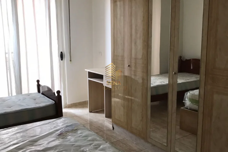 Tirane, jepet me qera apartament 2+1+Ballkon Kati 8, 110 m² 550 € (Rruga e Dibres)
