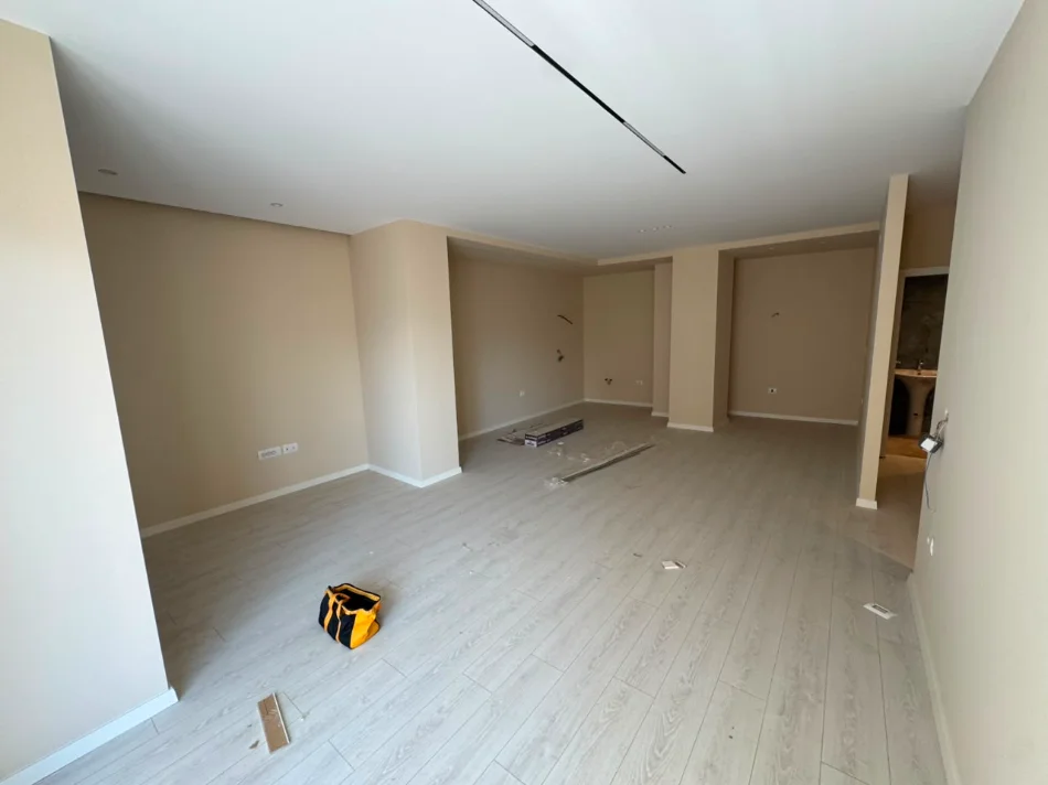 Tirane, shitet apartament 3+1 Kati 7, 125 m² (zogu i zi)